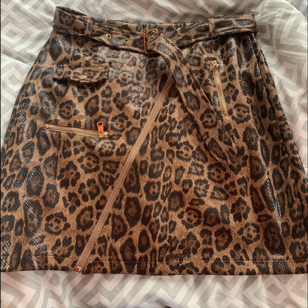 animal print skirt